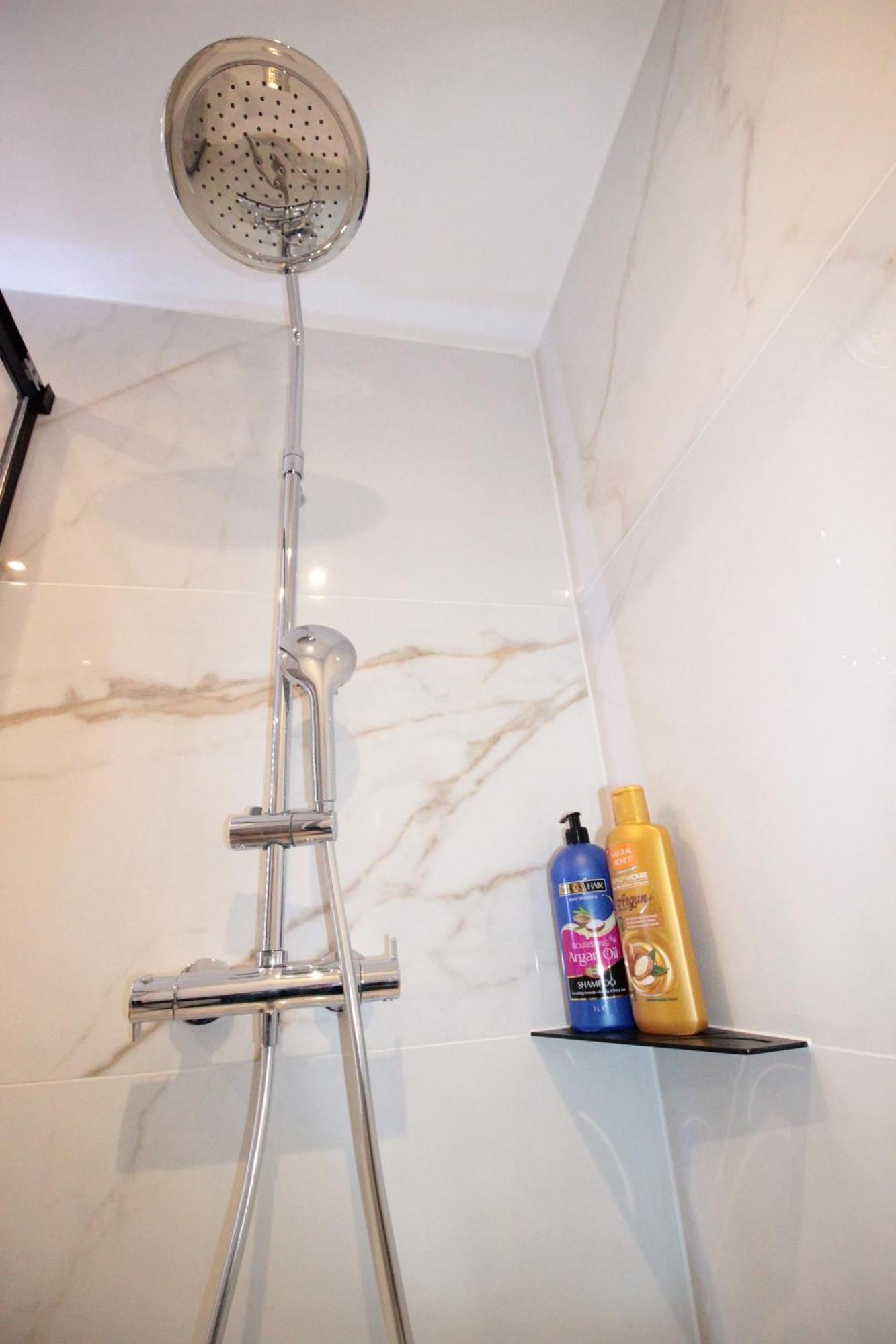 Luxury Studio, Rez De Chaussee, Parking Prive Video Surveillance, Canape Haute Qualite Convertible Couchage 2 Personnes, Centre Ville Proche, Restaurant, Boulangerie 2 Minutes A Pied, Terrasse - 800Metre Carre De Terrain - Gere Par Presta-Zen'Service Верден-сюр-Мёз Экстерьер фото