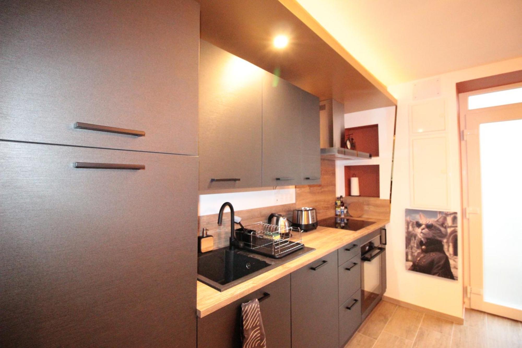 Luxury Studio, Rez De Chaussee, Parking Prive Video Surveillance, Canape Haute Qualite Convertible Couchage 2 Personnes, Centre Ville Proche, Restaurant, Boulangerie 2 Minutes A Pied, Terrasse - 800Metre Carre De Terrain - Gere Par Presta-Zen'Service Верден-сюр-Мёз Экстерьер фото