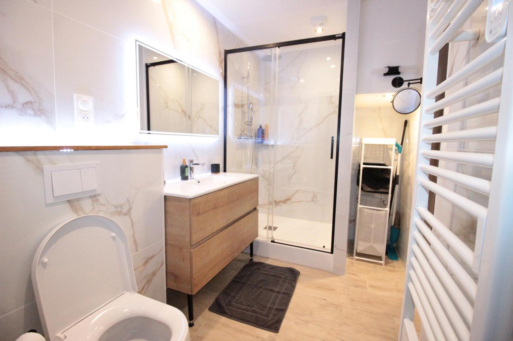 Luxury Studio, Rez De Chaussee, Parking Prive Video Surveillance, Canape Haute Qualite Convertible Couchage 2 Personnes, Centre Ville Proche, Restaurant, Boulangerie 2 Minutes A Pied, Terrasse - 800Metre Carre De Terrain - Gere Par Presta-Zen'Service Верден-сюр-Мёз Экстерьер фото