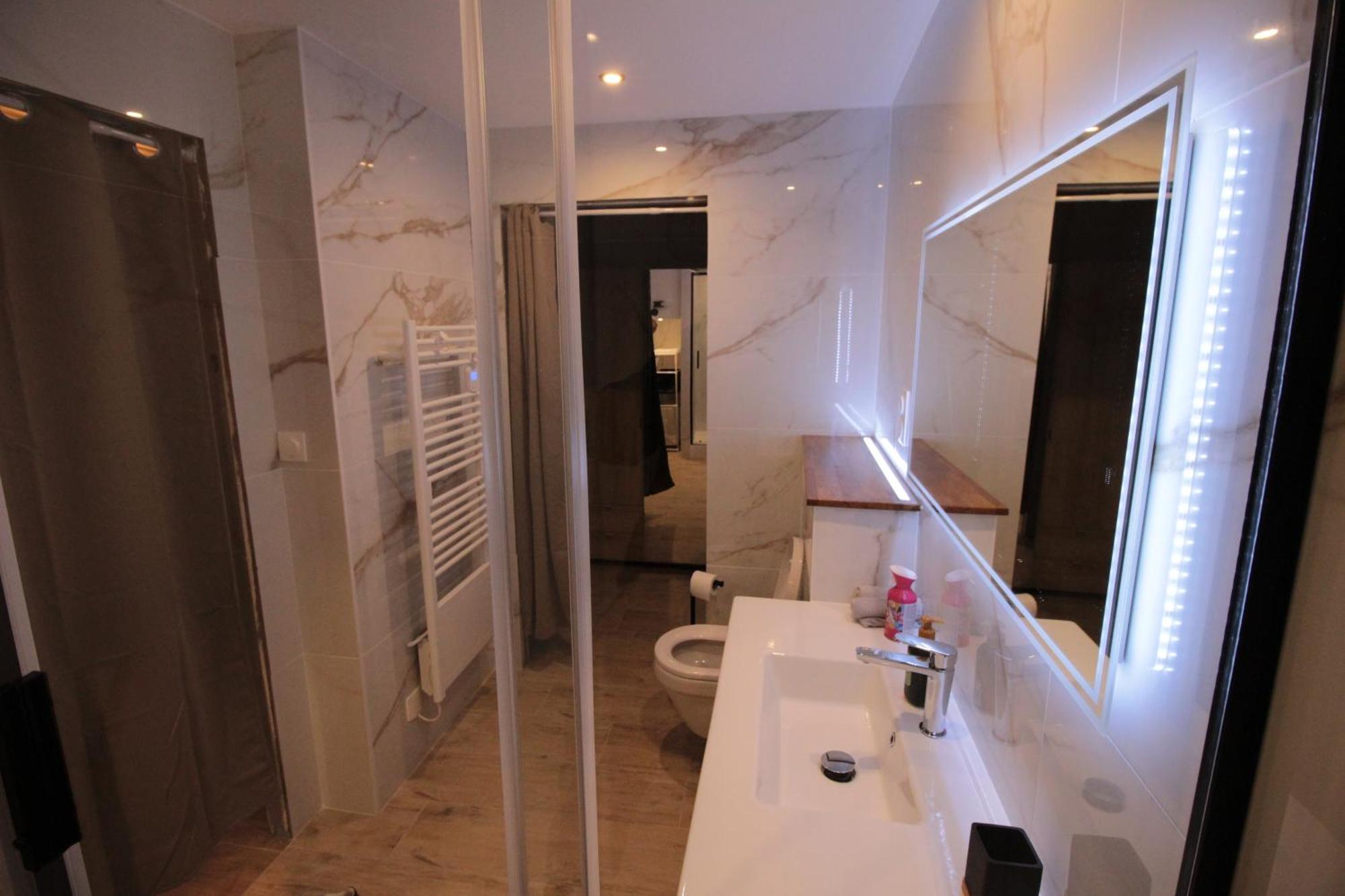 Luxury Studio, Rez De Chaussee, Parking Prive Video Surveillance, Canape Haute Qualite Convertible Couchage 2 Personnes, Centre Ville Proche, Restaurant, Boulangerie 2 Minutes A Pied, Terrasse - 800Metre Carre De Terrain - Gere Par Presta-Zen'Service Верден-сюр-Мёз Экстерьер фото