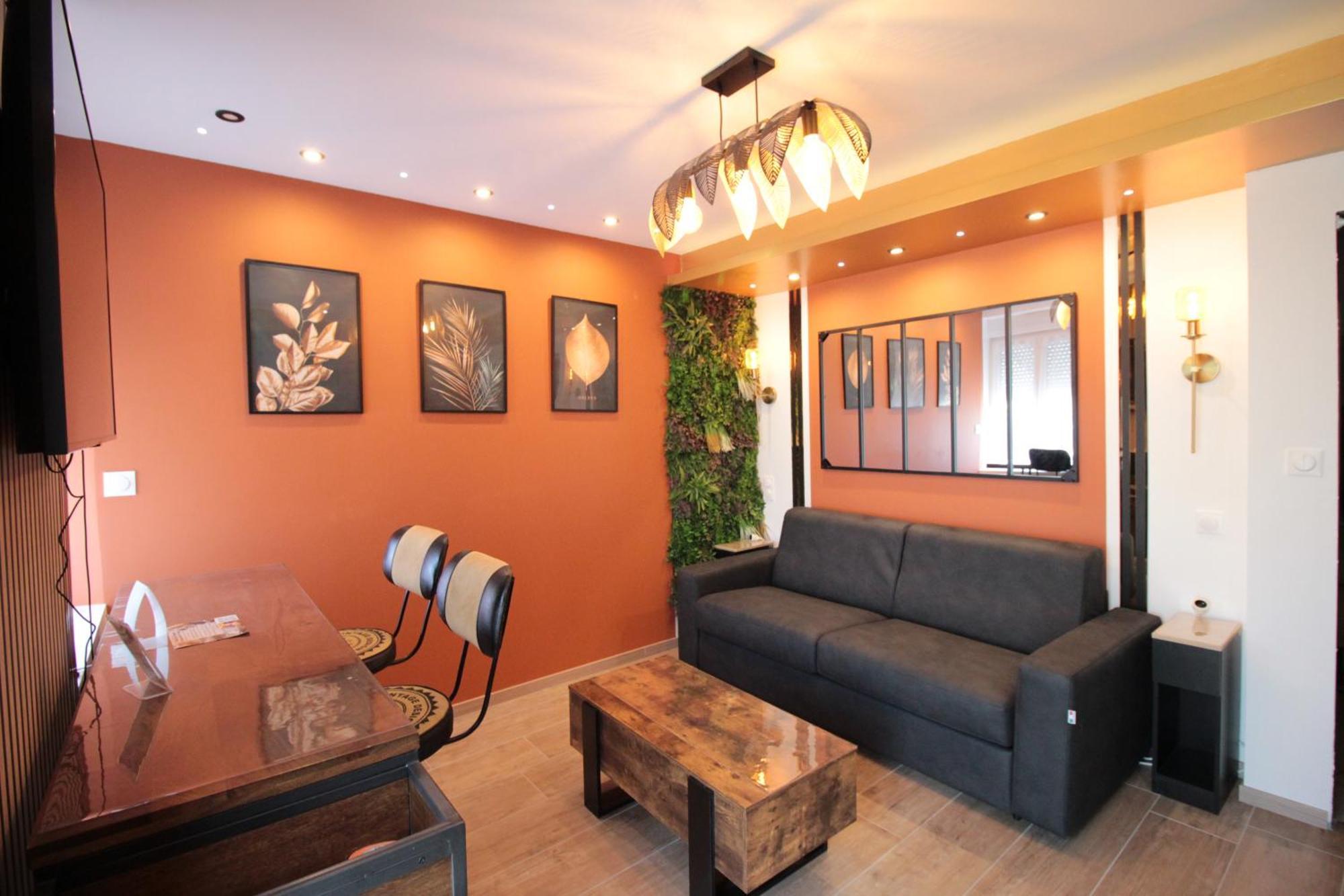 Luxury Studio, Rez De Chaussee, Parking Prive Video Surveillance, Canape Haute Qualite Convertible Couchage 2 Personnes, Centre Ville Proche, Restaurant, Boulangerie 2 Minutes A Pied, Terrasse - 800Metre Carre De Terrain - Gere Par Presta-Zen'Service Верден-сюр-Мёз Экстерьер фото